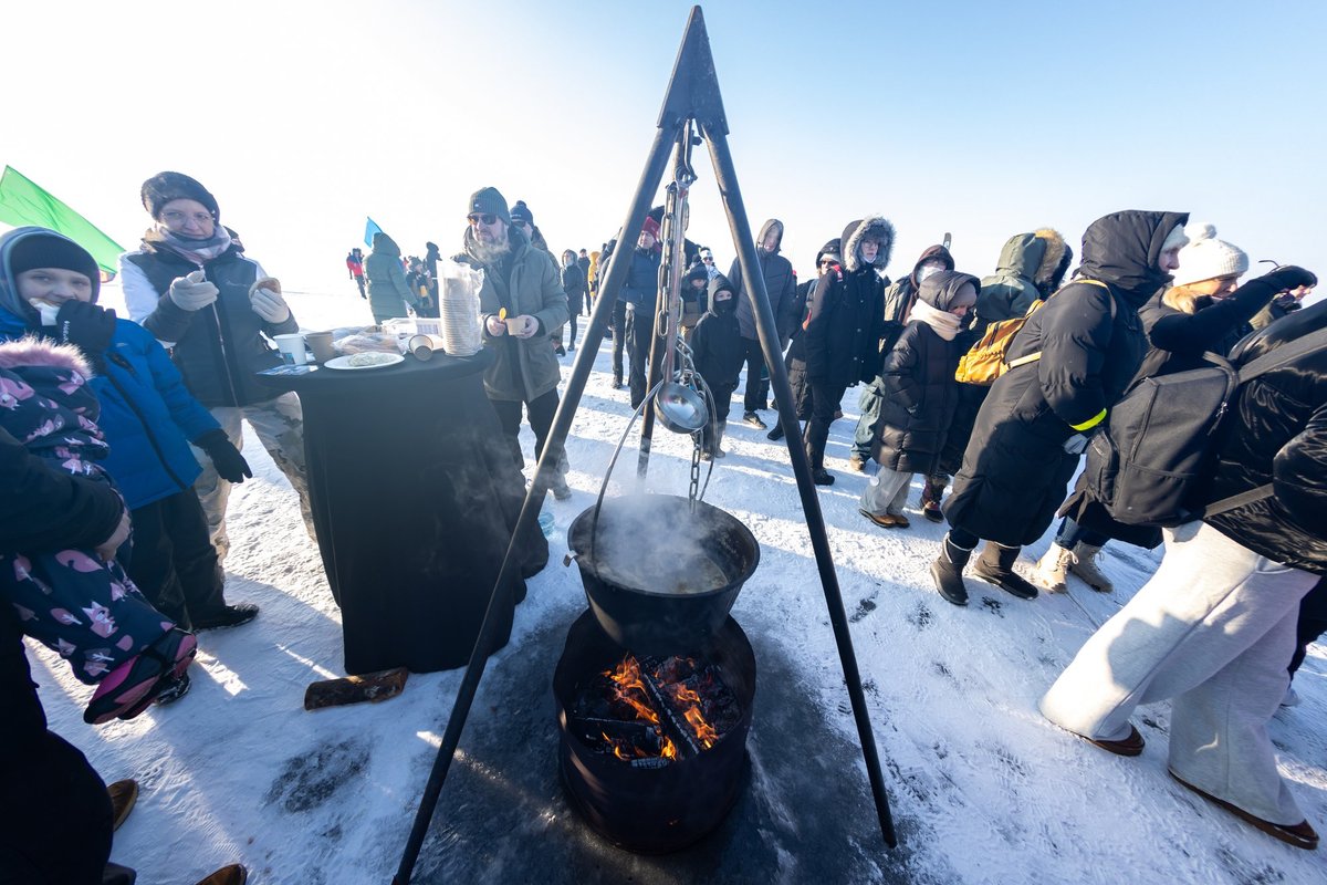 FOTOD | Talvine kalapidu Pärnu merejääl tõi kokku sajad inimesed - Maaleht