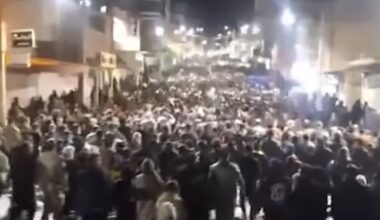 VIDEOD | Meeleavaldajad vallutavad Iraanis linnu ja sunnivad politsei taganema. Protestid on kasvanud rahvaülestõusuks - Delfi