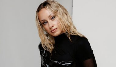 KLÕPS | Merilin Mälk veedab aega nägusa noormehe seltsis. „Olen hoitud“