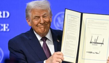 VIDEO | Trump allkirjastas pidulikult oma rahunõukogu asutamisdokumendi