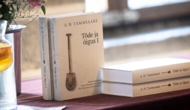 FOTOD | Raekojas esitleti „Tõe ja õiguse“ esimese osa kommenteeritud väljaannet