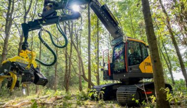 Metsatehnika uudiseid: pikenduspoom, võimsad saed ja forvarder