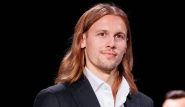 KLÕPS | Teineteise embuses! Franz Malmsten puhkab kaaslannaga soojal maal