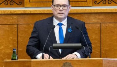 Riigikogu &otilde;iguskomisjoni esimees Madis Timpson r&otilde;hutas, et menetlust&auml;htajad peavad l&uuml;henema ning selle eesm&auml;rgi saavutamiseks ootab komisjon ministeeriumilt seaduseeln&otilde;u j&auml;rgmise kuu jooksul.