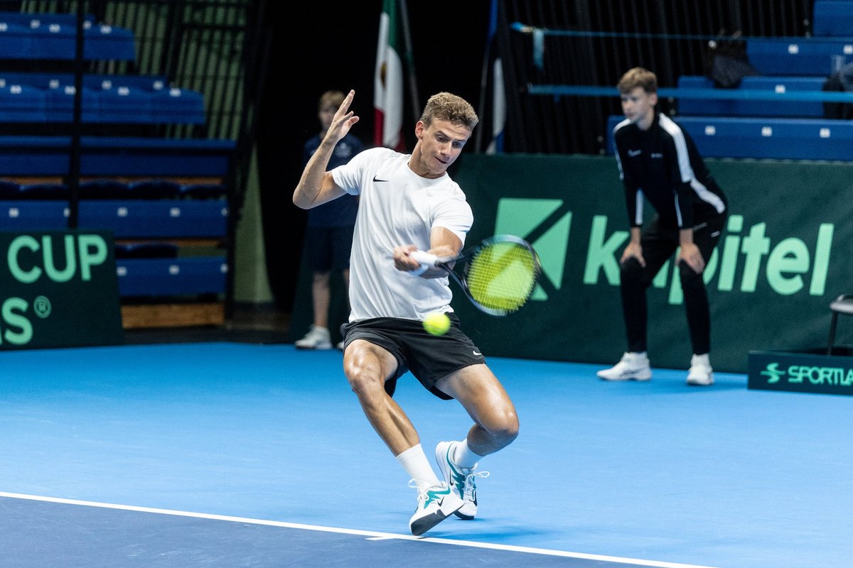 Suure slämmi debüüdiks valmistuv Daniil Glinka alustas hooaega kaotusega