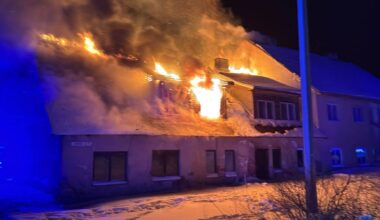 Roela alevikus põleb korterelamu - Delfi