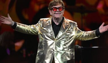 KLÕPS | Haruldane vaatepilt! Elton John näitas esimest korda sotsiaalmeedias oma poegade nägusid