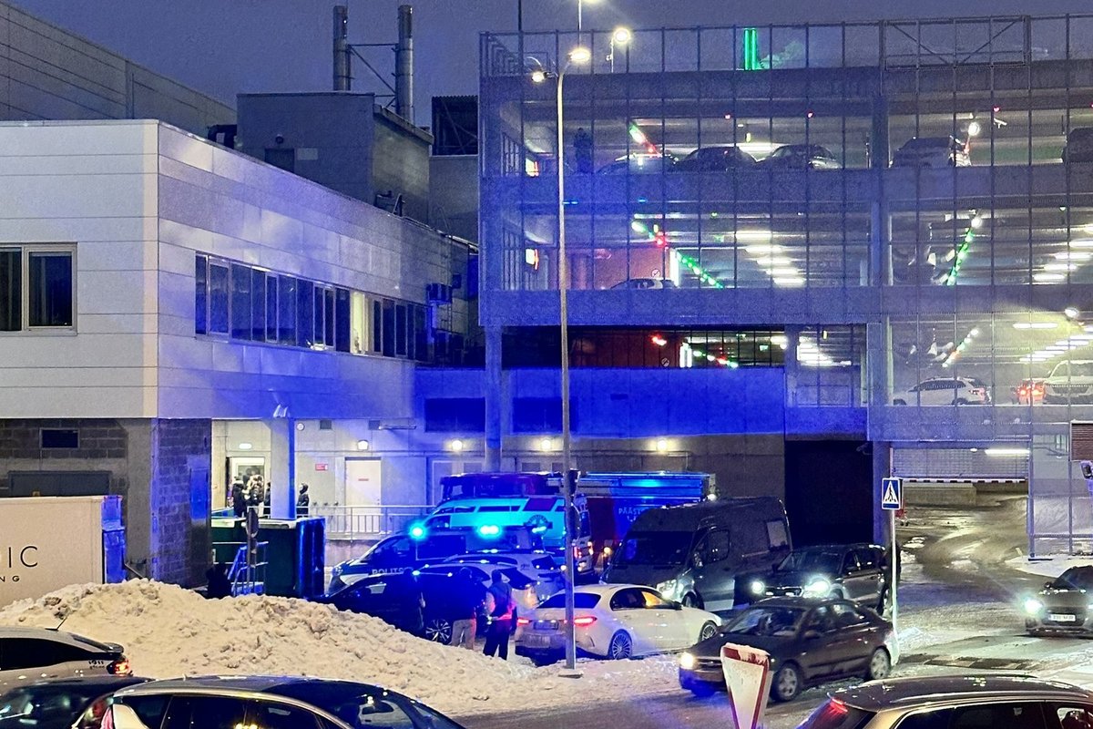 FOTO | Demineerijad kontrollisid Ülemiste keskuses kahtlast eset, ohtu polnud - Delfi