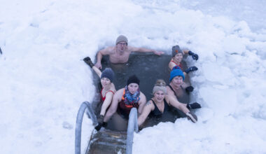 KÄREDA KÜLMAGA JÄÄAUKU | Tervistav tegevus või hullus?
