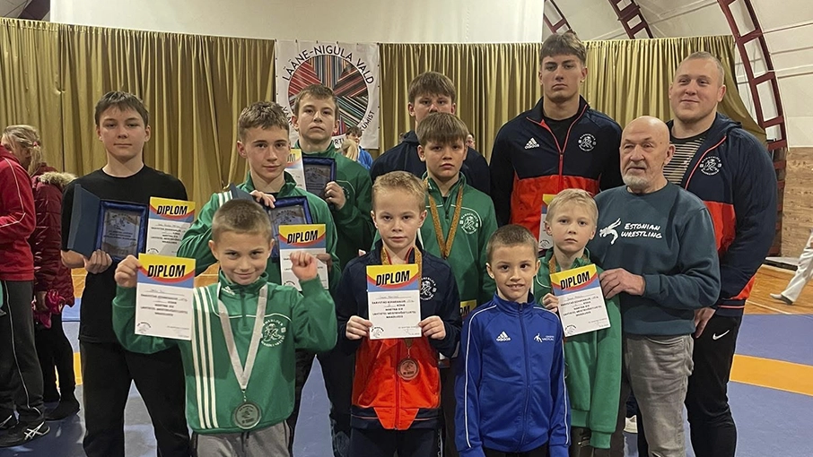 Hammerlocki maadlejad võistlesid Martnas - Raplamaa Sõnumid