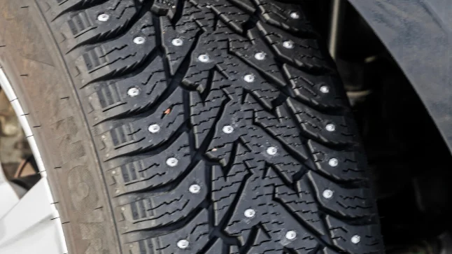 kui palju tolmu jõuab tänavatele naastrehvide kasutamisel?