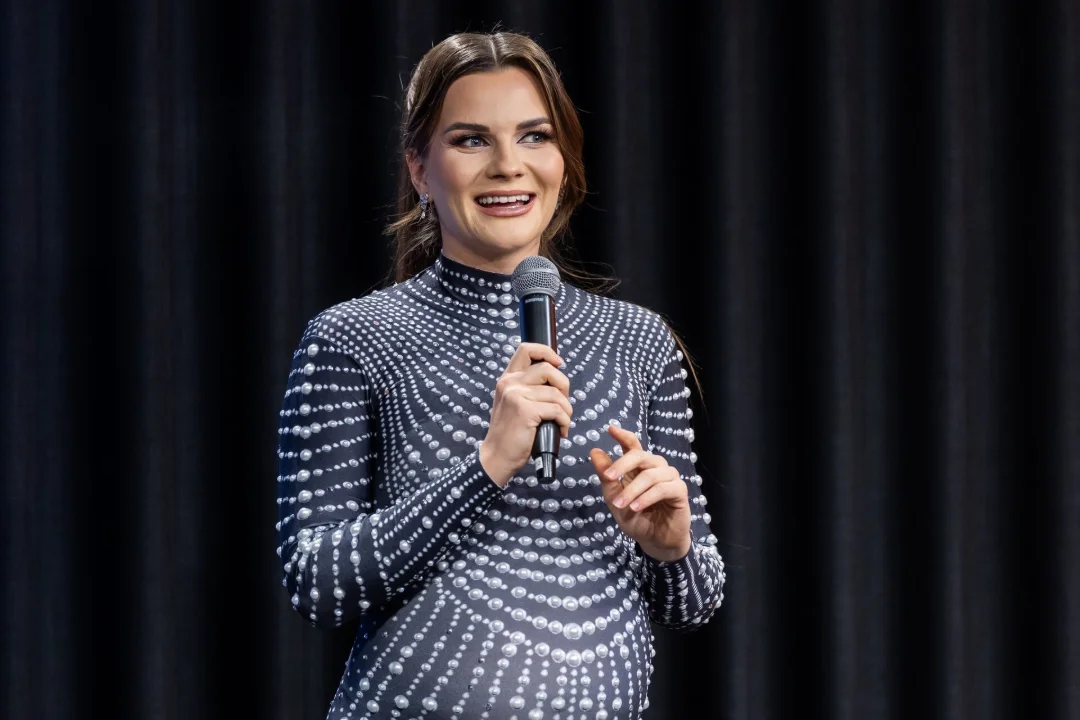 KARMID SÜÜDISTUSED! Värske ema Cassia Shakti on nördinud tema sünnituse kohta avalikult levivate süüdistuste pärast: üle keha tõuseb kananahk