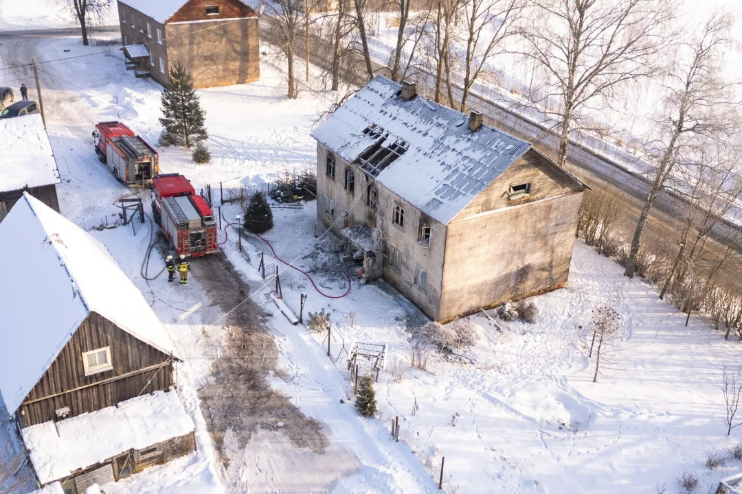 FOTOD | Traagiline tuleõnnetus Karksi-Nuias: „Vanakesed elasid siin, rahulikud inimesed.“ - Õhtuleht