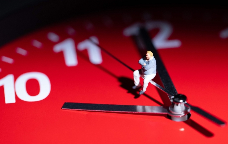 Kes teeb enne kella kukkumist k&otilde;ige p&otilde;nevama t&otilde;mbe? Foto: Scanpix / Joel Saget / AFP