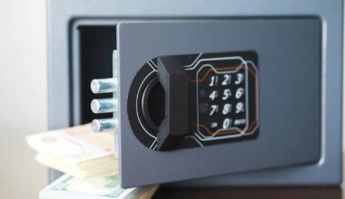 Koolipoiss kasutas seifi avamiseks uskumatut nippi, täiskasvanud on hämmingus