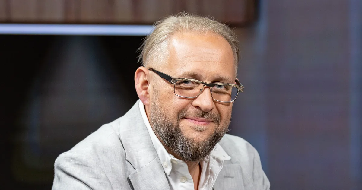 ANVAR SAMOST ⟩ Eesti erakondade kolm korrust