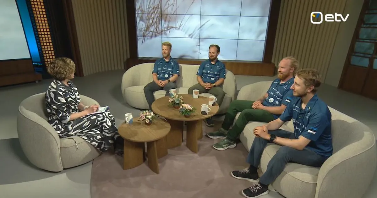 Sõudjatele olid vastu tulnud korporatsioonikaaslased Rotaliast, kes neliku auks spaleeri moodustasid.