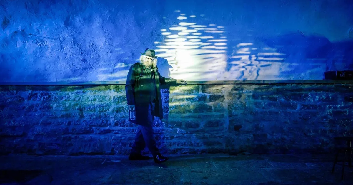 «Verejäljes» jälitab vananev fotograaf ilusat noort naist