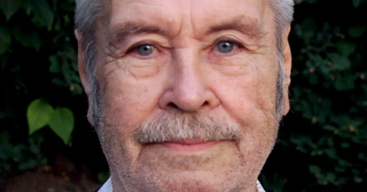 VIDEO ⟩ Kirjanik fs soovitab raamatut, mis on mõjusalt inimlik