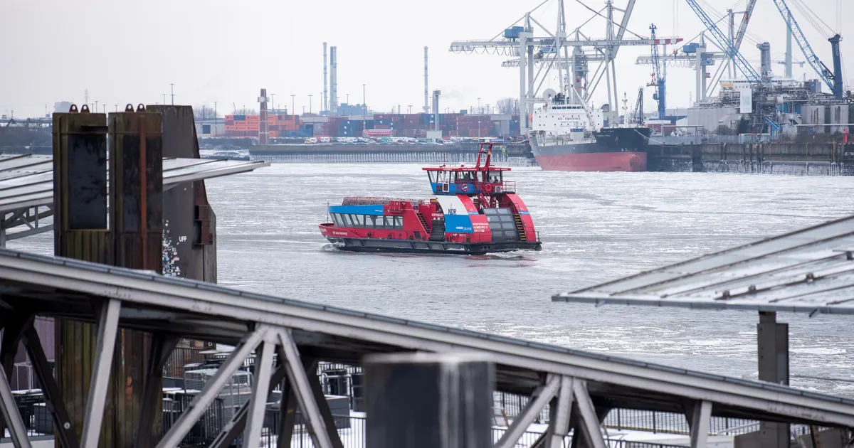 SABOTAAŽIKATSE ⟩ Kaks Hamburgi sadama töötajat üritasid Saksamaa sõjalaevu rivist välja viia
