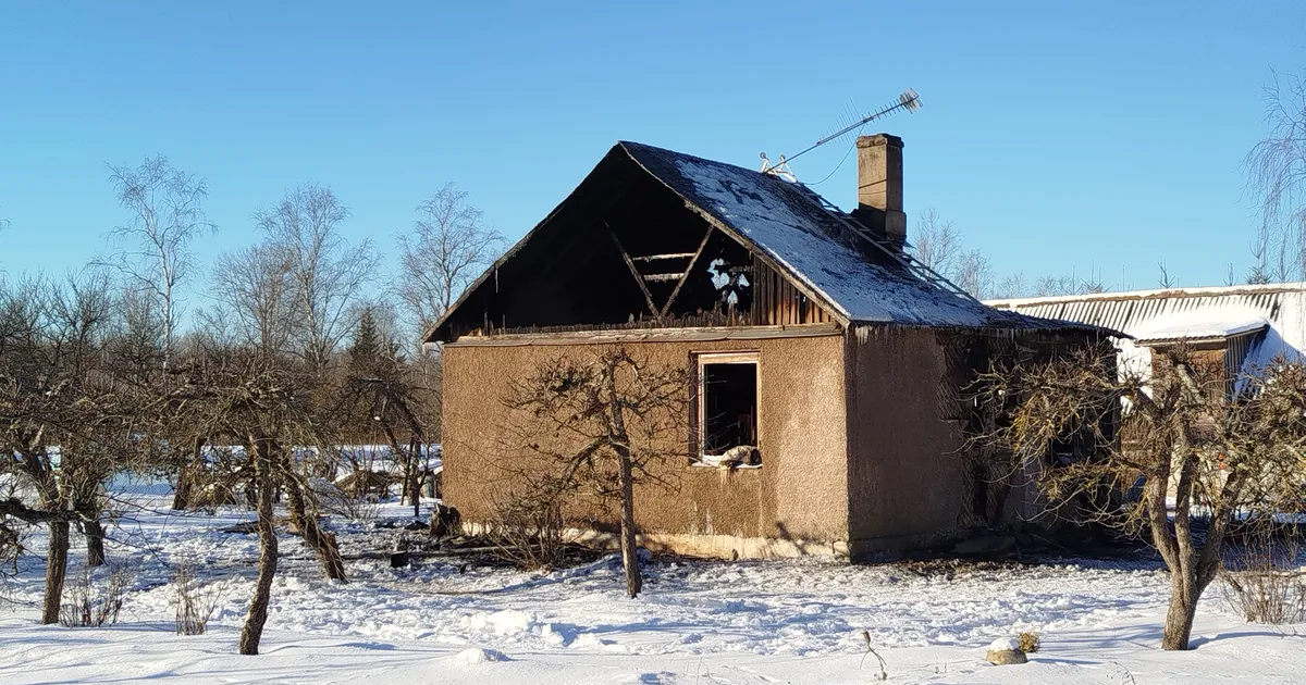 FOTOD JA VIDEO Tartumaal Sinikülas elumaja põlengus hukkunud proua naabrid: ta oli väga vapper ja toimekas - Elu24
