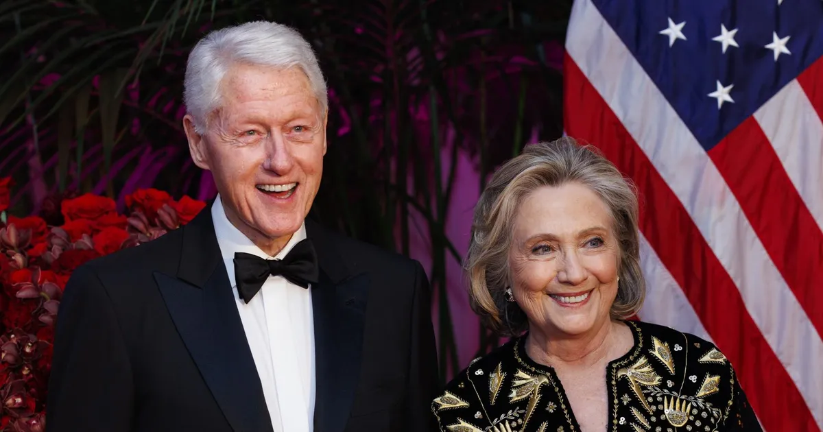 ÜLEVAADE ⟩ Clintonid on valmis Epsteini asjus tunnistusi andma