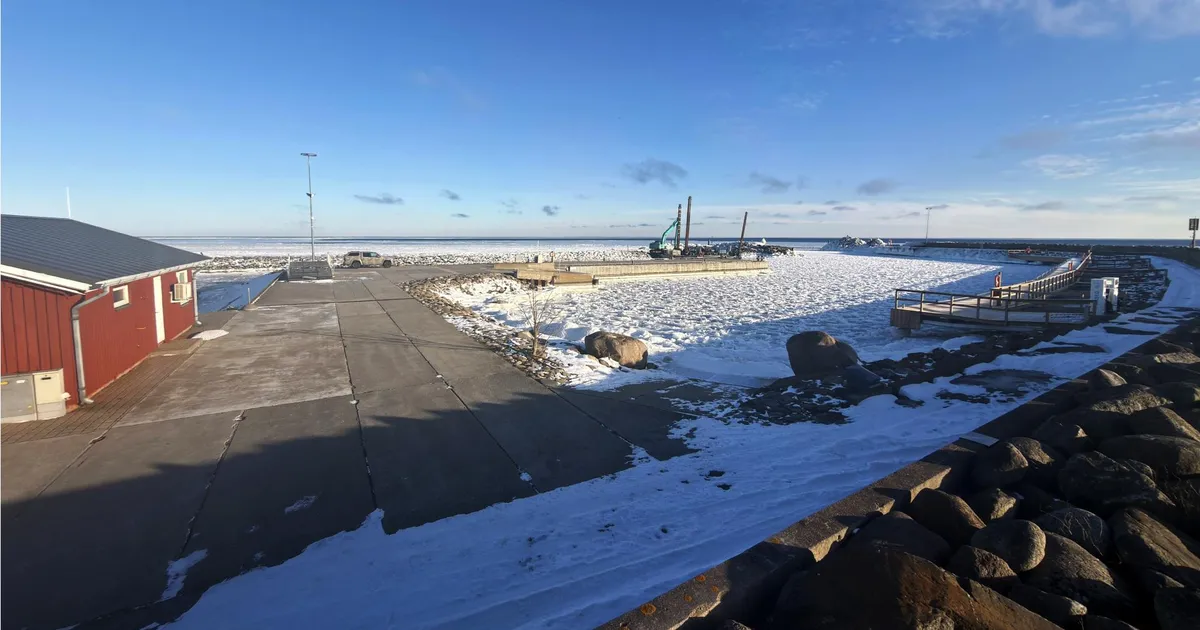 Ruhnus oodatakse ühenduse taastamist mandriga, kuid kriisi pole