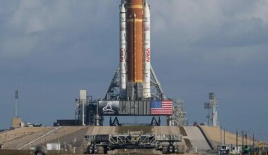 Kuu-start lükkus kuu jagu edasi, sest kosmoselaevast lekib kütust