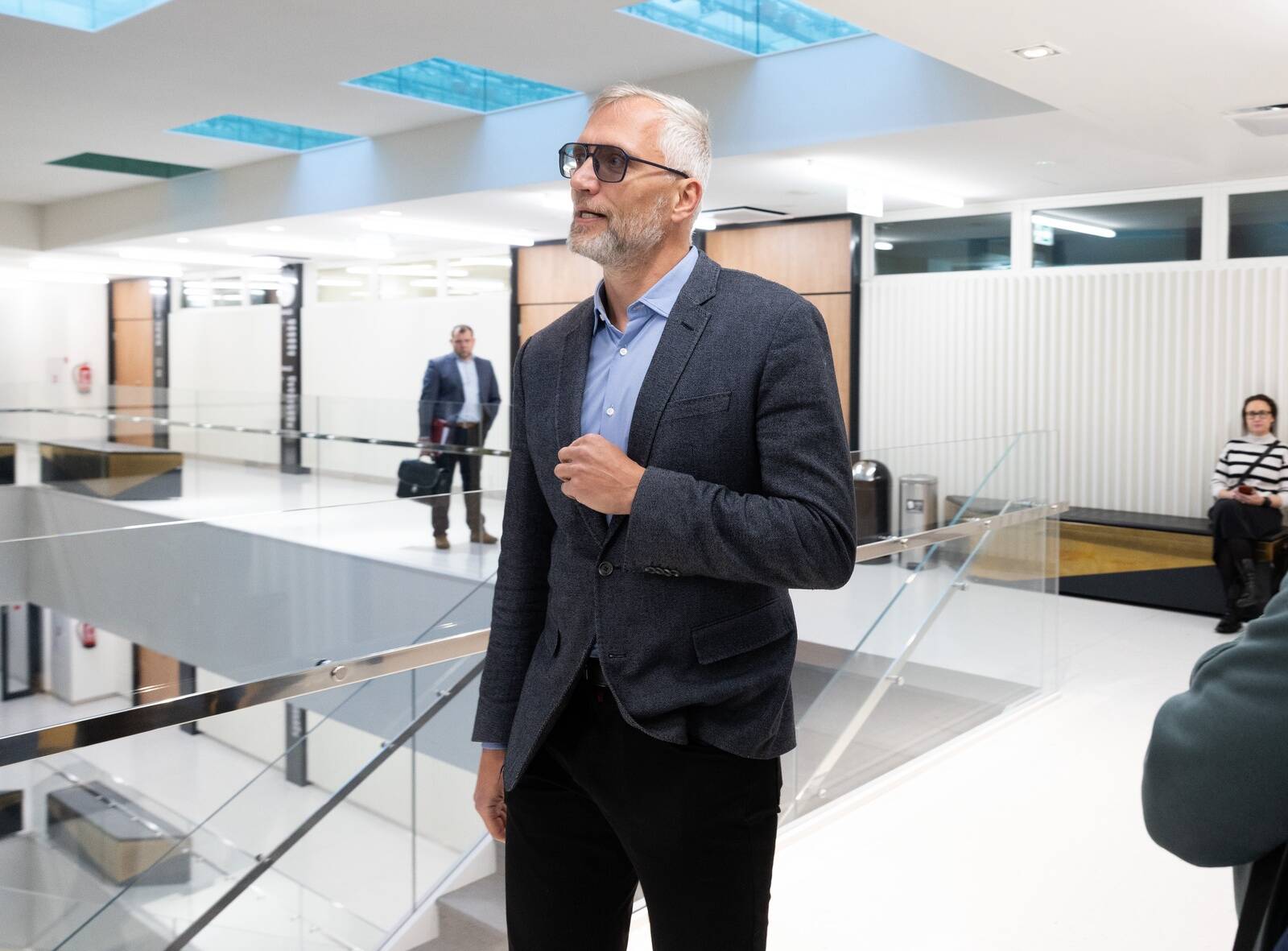 Ants Põldsam ja tema ettevõte Surrestik OÜ (varem Bristol Trust OÜ) on Harju maakohtus süüdistusega maksupettuses ja võltsitud dokumendi kasutamisega kohtumenetluses.