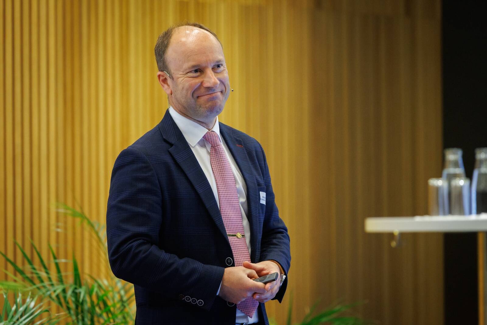 Ka Liivalaia rattateede ümberkavandamiseks ei ole piisavalt aega, hoiatas taristuminister Kuldar Leis.