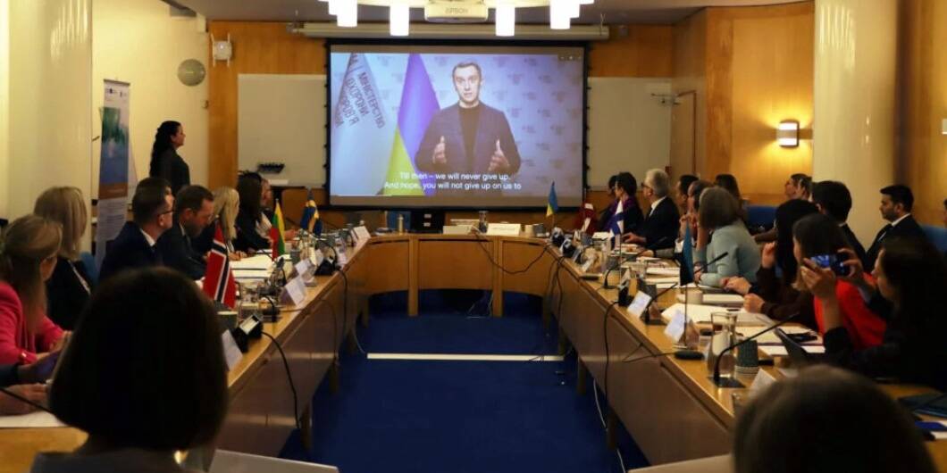 Ukraina terviseminister Viktor Liashko 2024. aastal esinemas Stockholmis NDPHS inimestele.