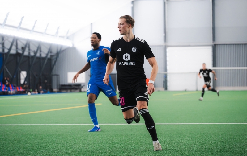 Kalju talvine t&auml;iendus Daniil S&otilde;t&scaron;ugov hooajaeelses kontrollm&auml;ngus RFS-i vastu. Foto: Liisi Troska / jalgpall.ee