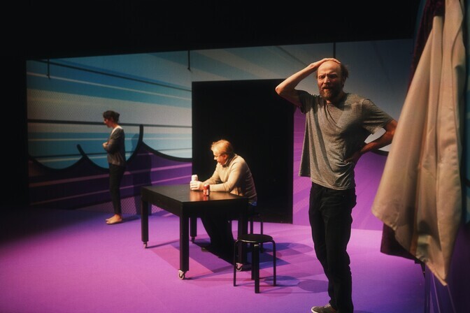 Pille-Riin Purje: aasta esimesest teatrikuust jääb eredalt pinnalt VAT teatri "Lühis" | Teater