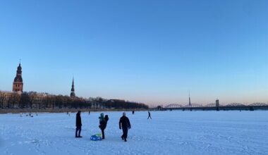 Riia plaanib lubada Daugaval jalgsi jääle minekut | Välismaa