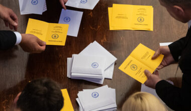 Riigikogu aknaalused pole presidendivalimistel pooli valinud | Eesti