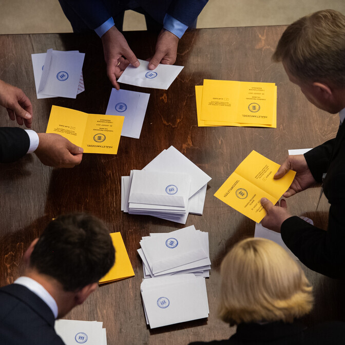 Riigikogu aknaalused pole presidendivalimistel pooli valinud | Eesti
