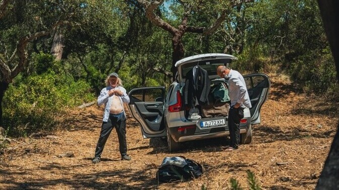 Arvustus. Puuluubi filmi kiududesse on absurd sooja südamega sisse tikitud | Film