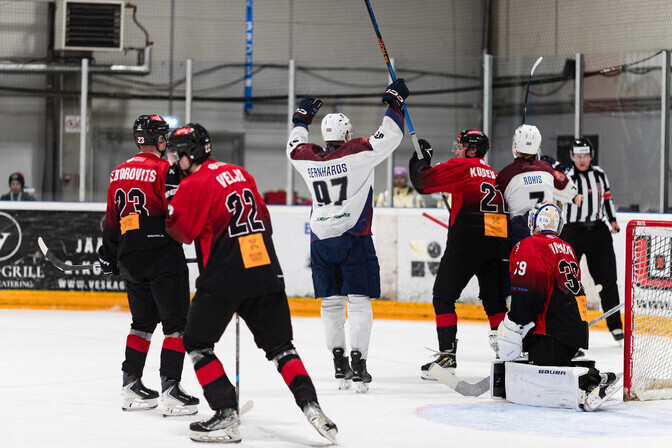Panteri võiduseeria sai otsa | Jäähoki
