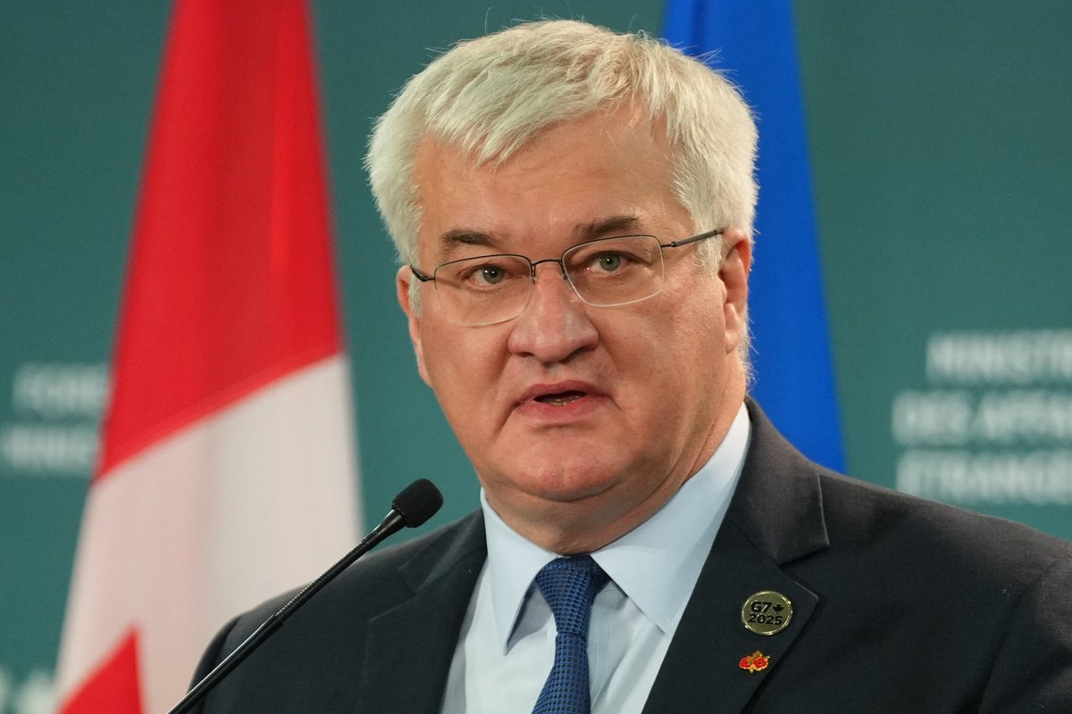 Ukraina välisministri meelest on FIFA president aru kaotanud: 679 Ukraina tüdrukut ja poissi ei saa enam kunagi jalgpalli mängida. Venemaa tappis nad