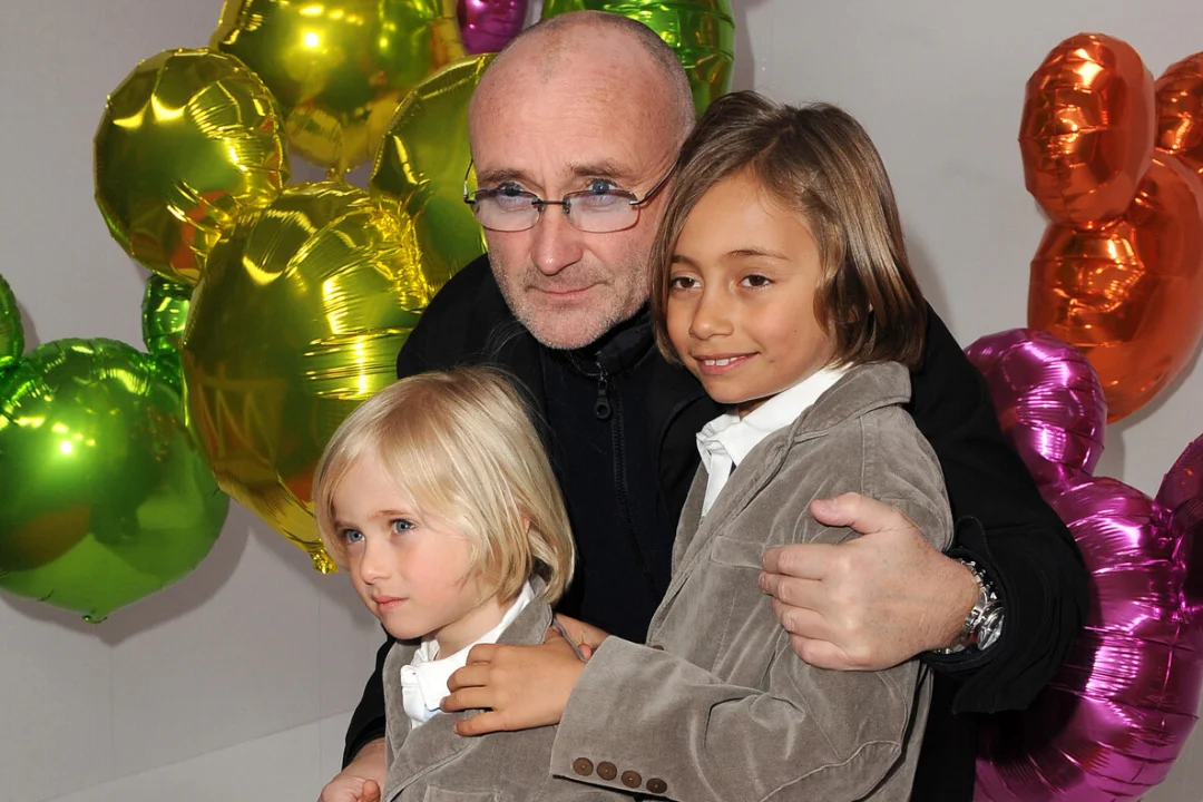 Phil Collinsi lapsed rõõmustasid tõbedest vintsutatud isa armsate sünnipäevaõnnitlustega