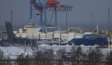 VIDEO, FOTOD ja GRAAFIK | Eesti võimude kinni peetud laev jõudis Muuga sadamasse