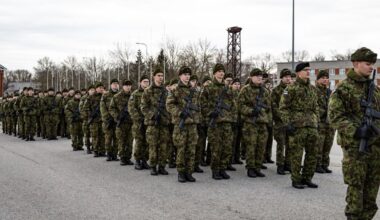 „115 eurot ei ole õiglane!“ Ajateenijad on toetuse venimises pettunud, ministeerium palub kannatust