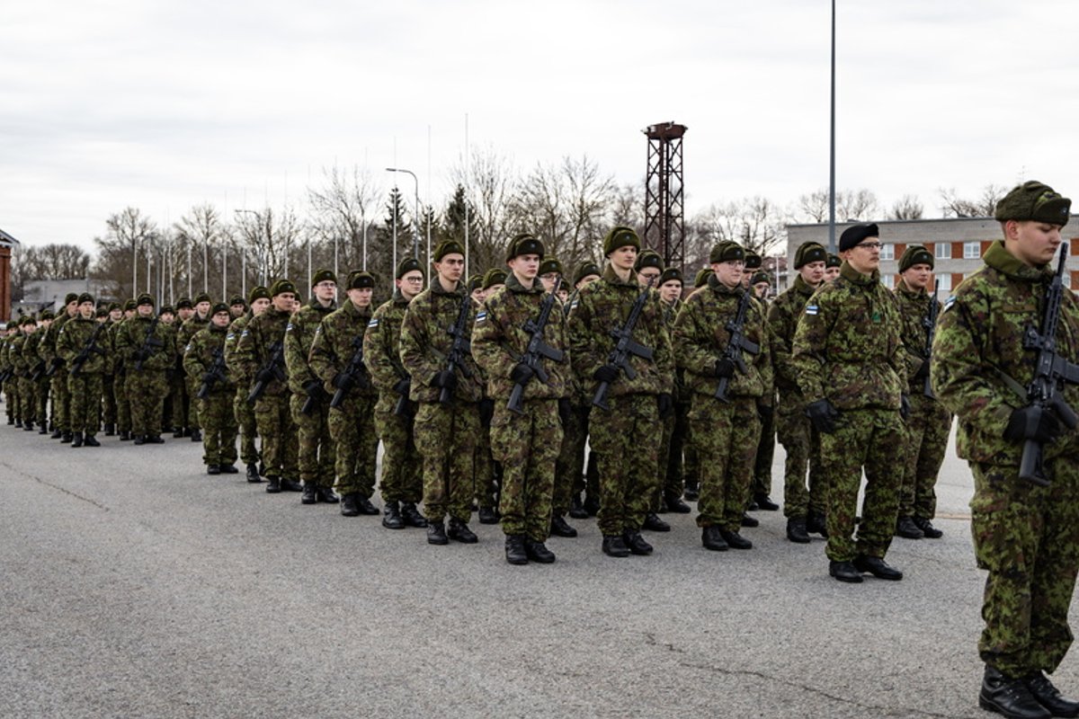 „115 eurot ei ole õiglane!“ Ajateenijad on toetuse venimises pettunud, ministeerium palub kannatust