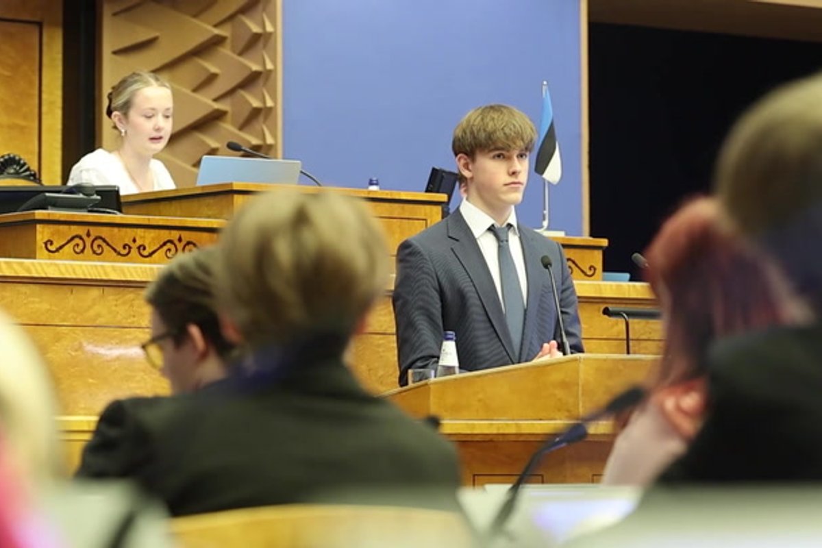 VIDEO ja FOTOD | Noored praktiseerisid riigikogulase ametit. „Eesti on eutanaasiaks valmis“