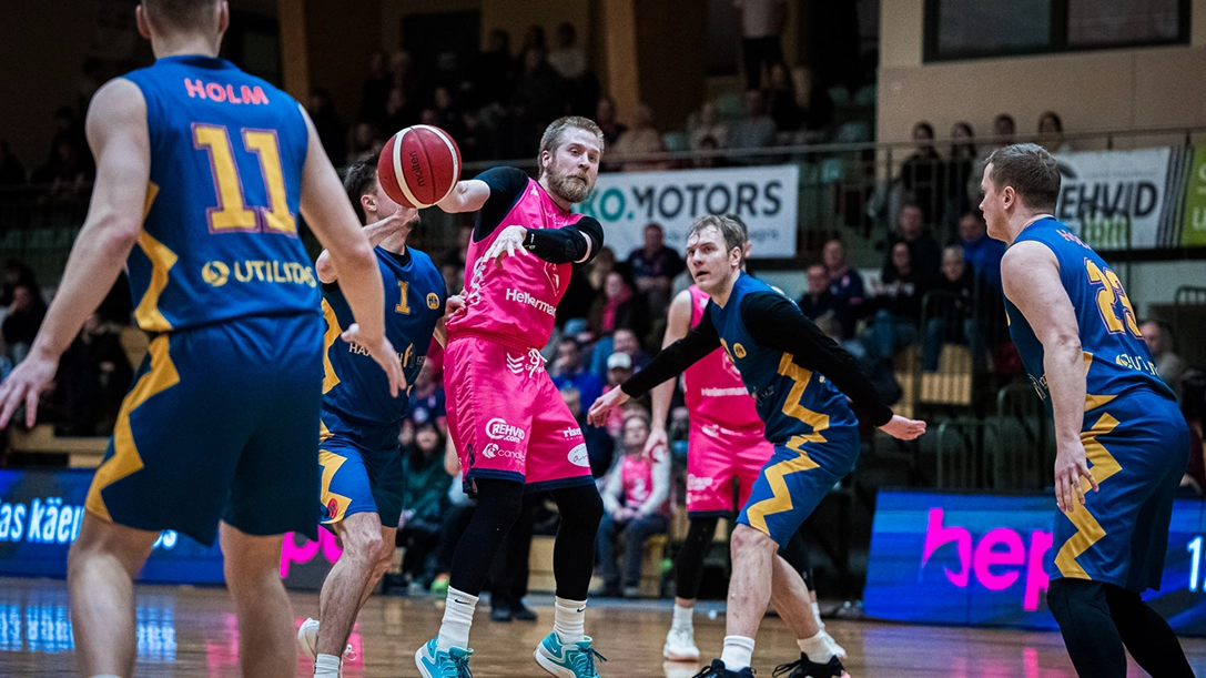 Rapla noppis tabeli punase laterna vastu koduplatsil kindla võidu