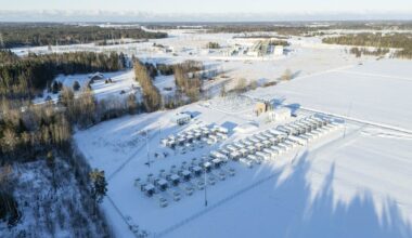 Ajalugu Eesti energeetikas. Kaks akuparki asuvad hinnatippe sööma