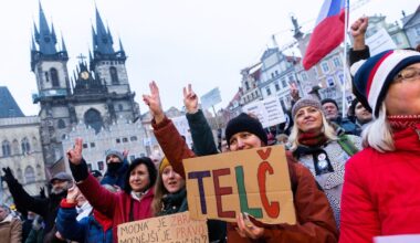 VIDEO | Tšehhi president süüdistab välisministrit kuriteos. Kümned tuhanded avaldasid tänaval riigipeale toetust