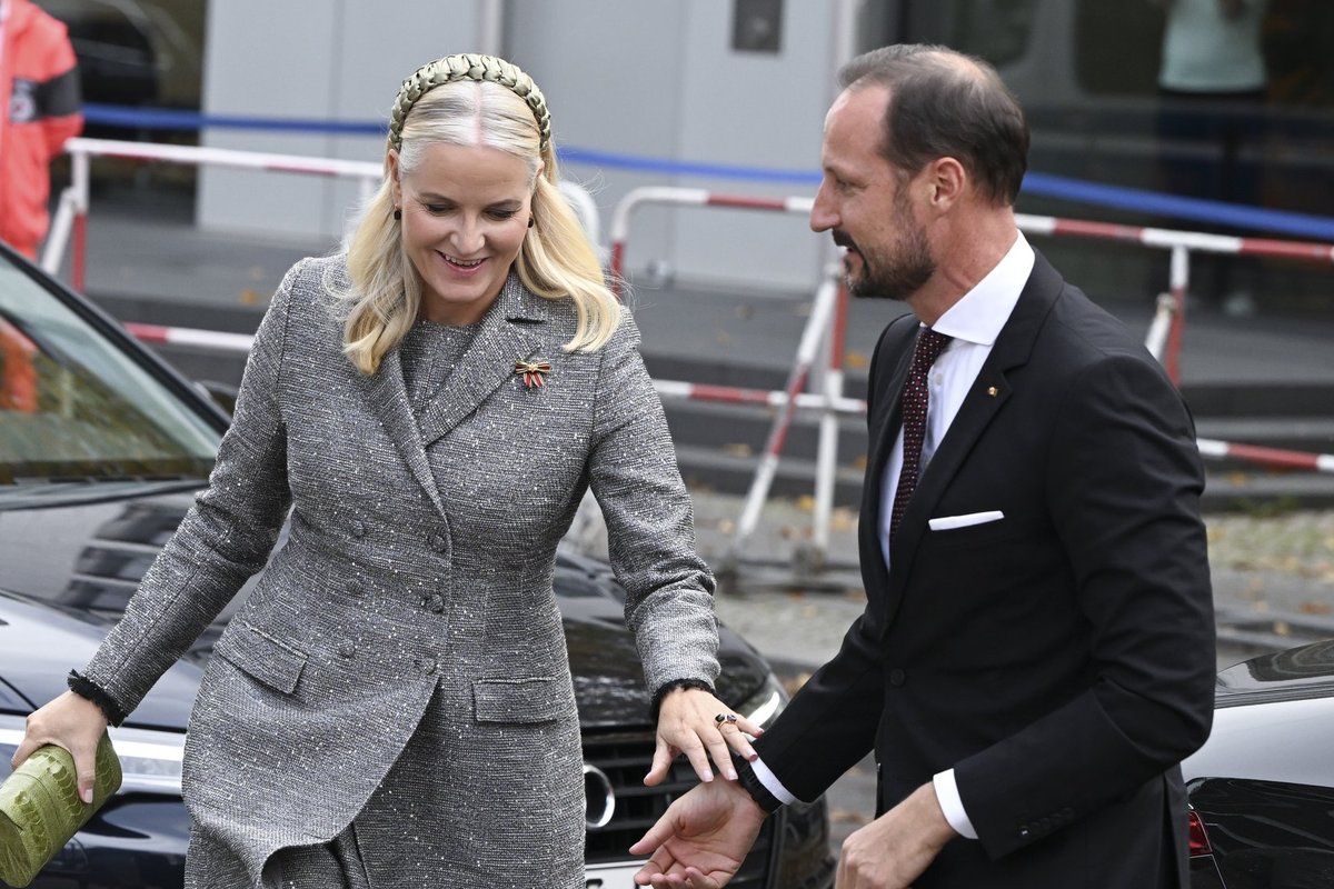 Norra parlament hääletas vaatamata Mette-Mariti skandaalidele kuningriigi säilitamise poolt