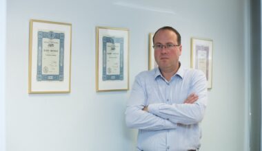 Varahaldur Kristjan Hänni: kullamüüjad hirmutavad inimesi ostma