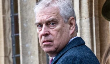 Häbistatud Andrew kolis ööpimeduse varjus kuninglikust häärberist välja